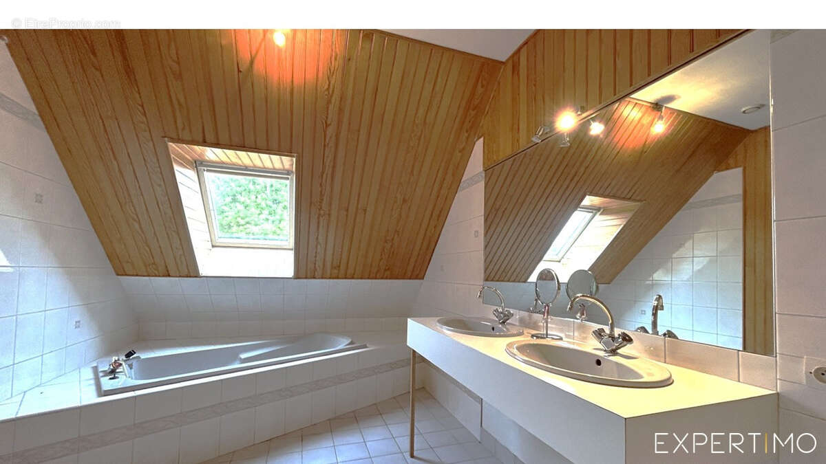 Maison à CHARTRES-DE-BRETAGNE