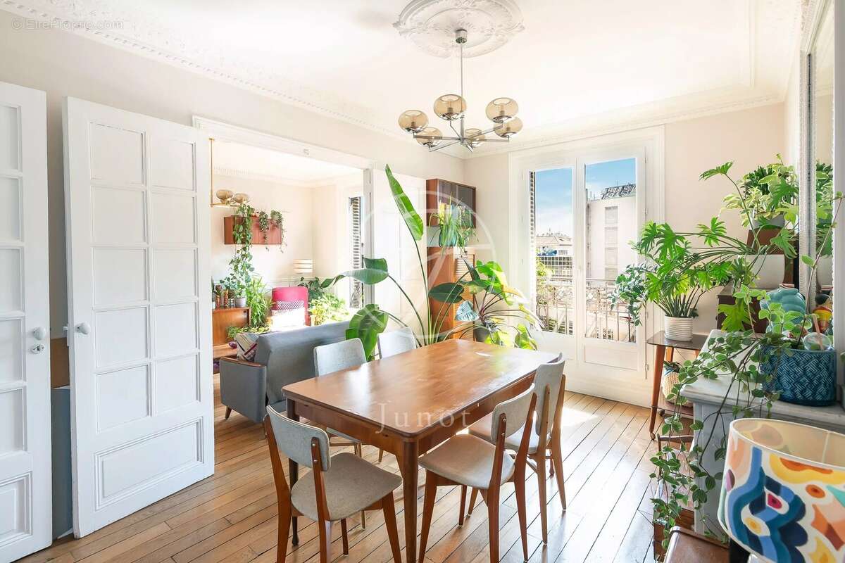 Appartement à PARIS-18E