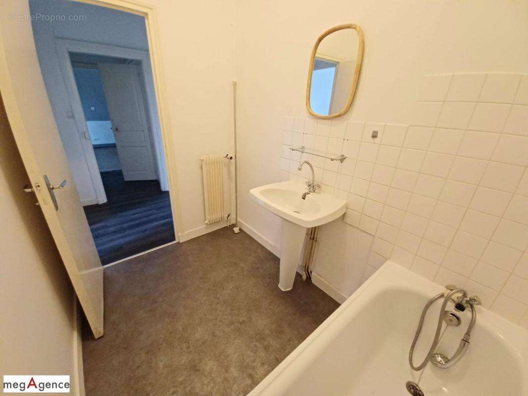 Appartement à FOUGERES