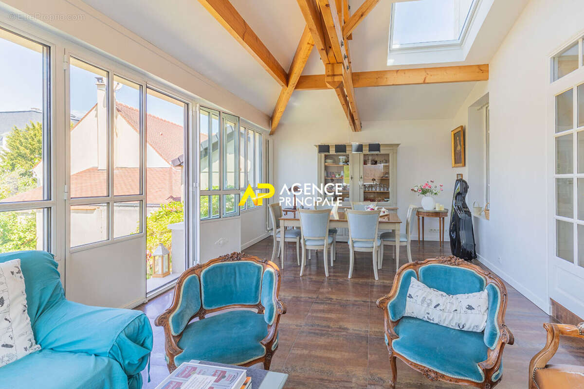 Maison à SARTROUVILLE