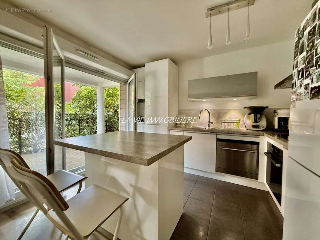 Appartement à LES PAVILLONS-SOUS-BOIS