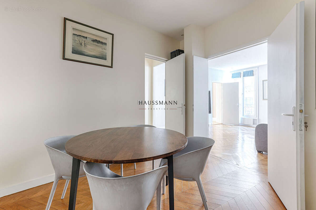 Appartement à PARIS-3E