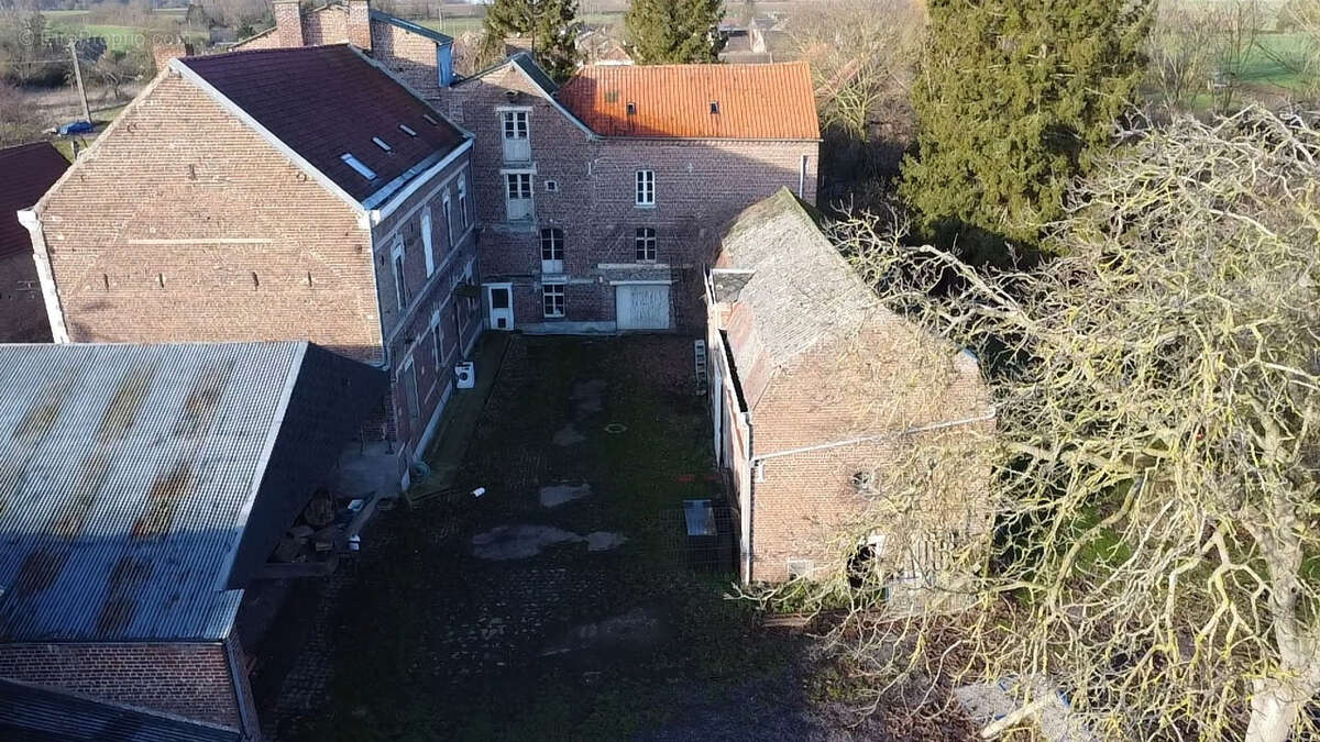 Maison à MONCHAUX-SUR-ECAILLON