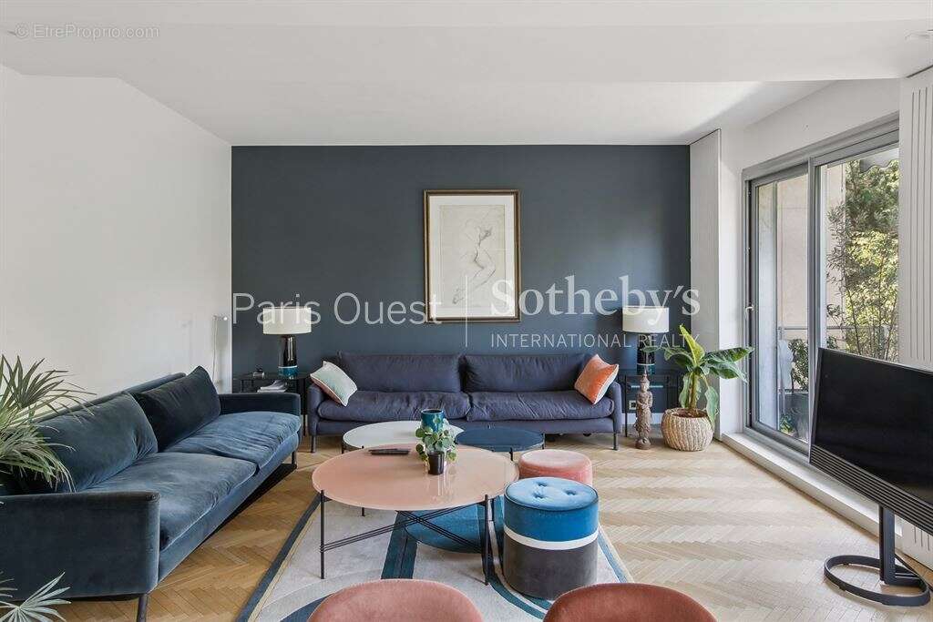 Appartement à NEUILLY-SUR-SEINE