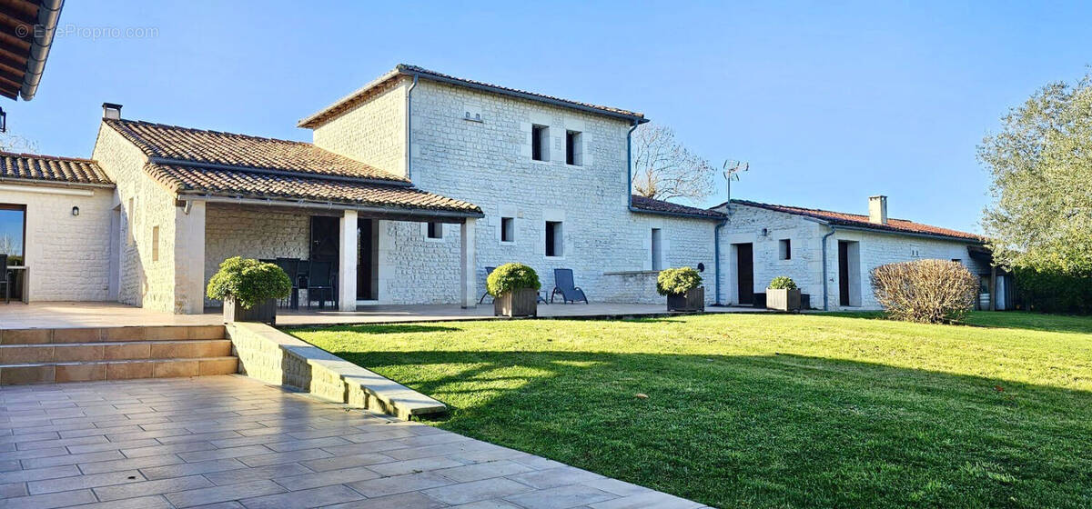 Maison à CHERMIGNAC