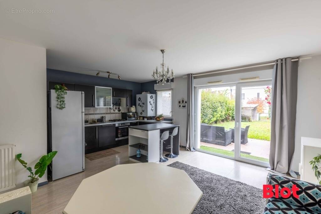 Maison à VEZIN-LE-COQUET