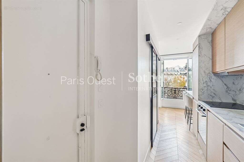 Appartement à PARIS-8E