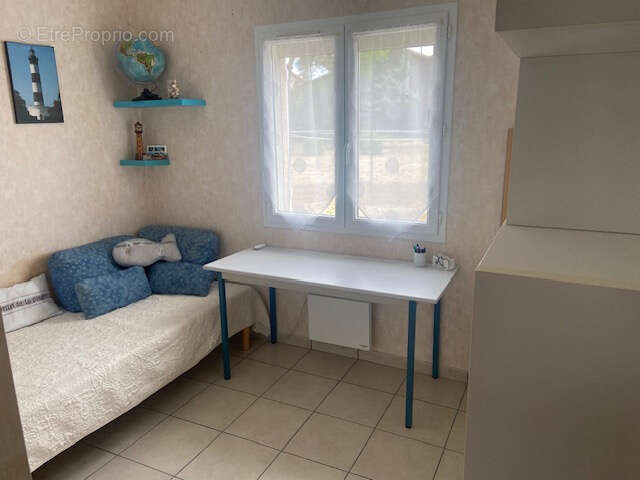 Très belle maison de plain-pied avec garage et double garage sur beau terrain de 2700 M2 - photo 14