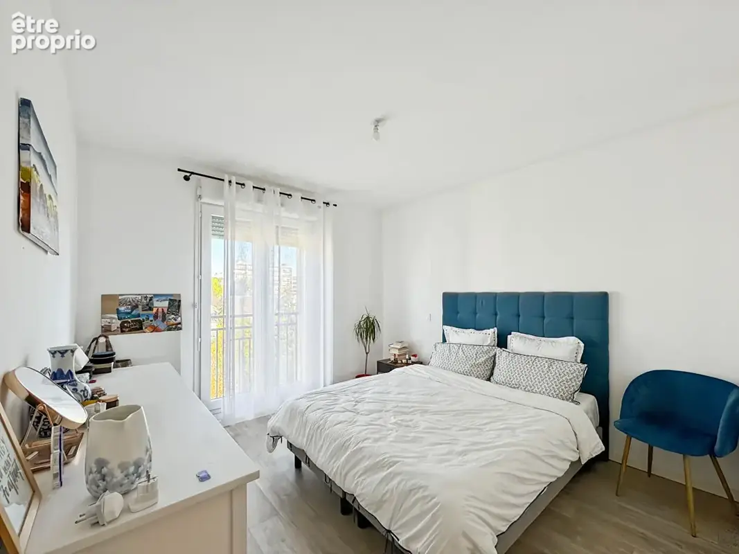 Dernier etage proche rer a avec deux places de parking - photo 4