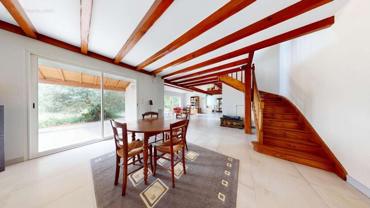 Maison 175 m² à Meursac  - photo 5