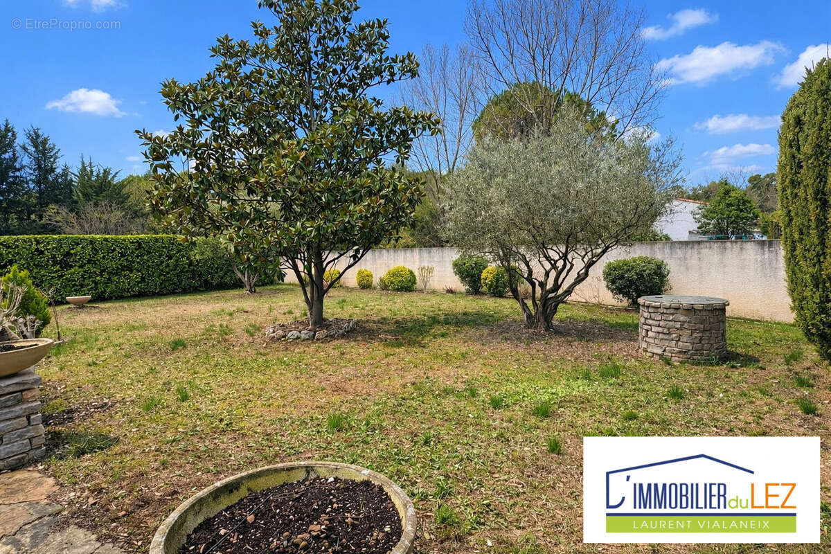 Maison à SAINT-CLEMENT-DE-RIVIERE