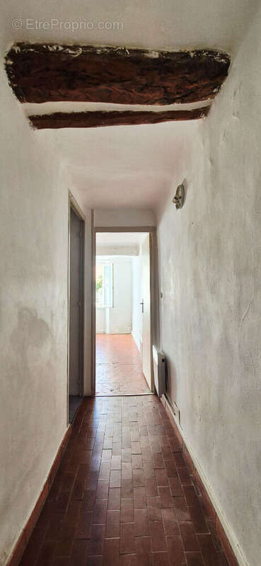 Appartement à COTIGNAC