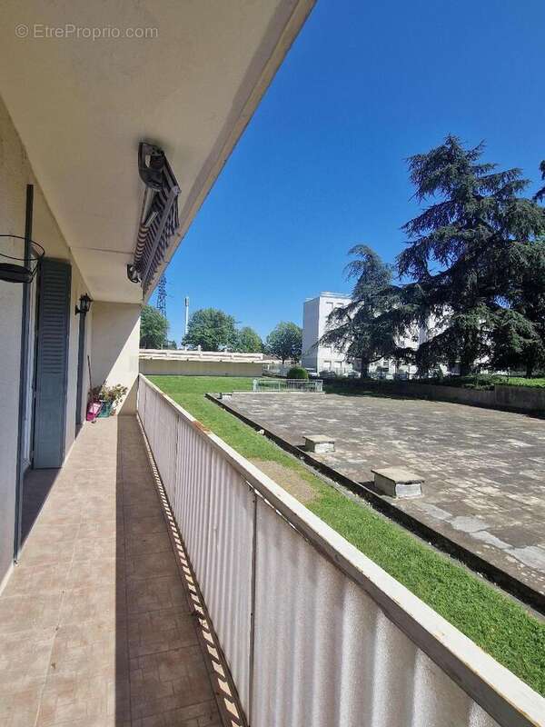   - Appartement à VENISSIEUX