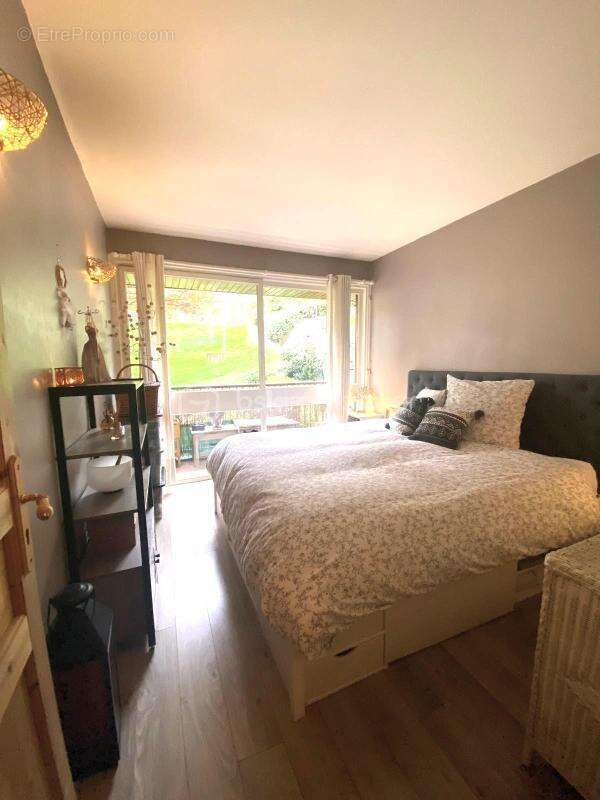 Appartement à LA CELLE-SAINT-CLOUD