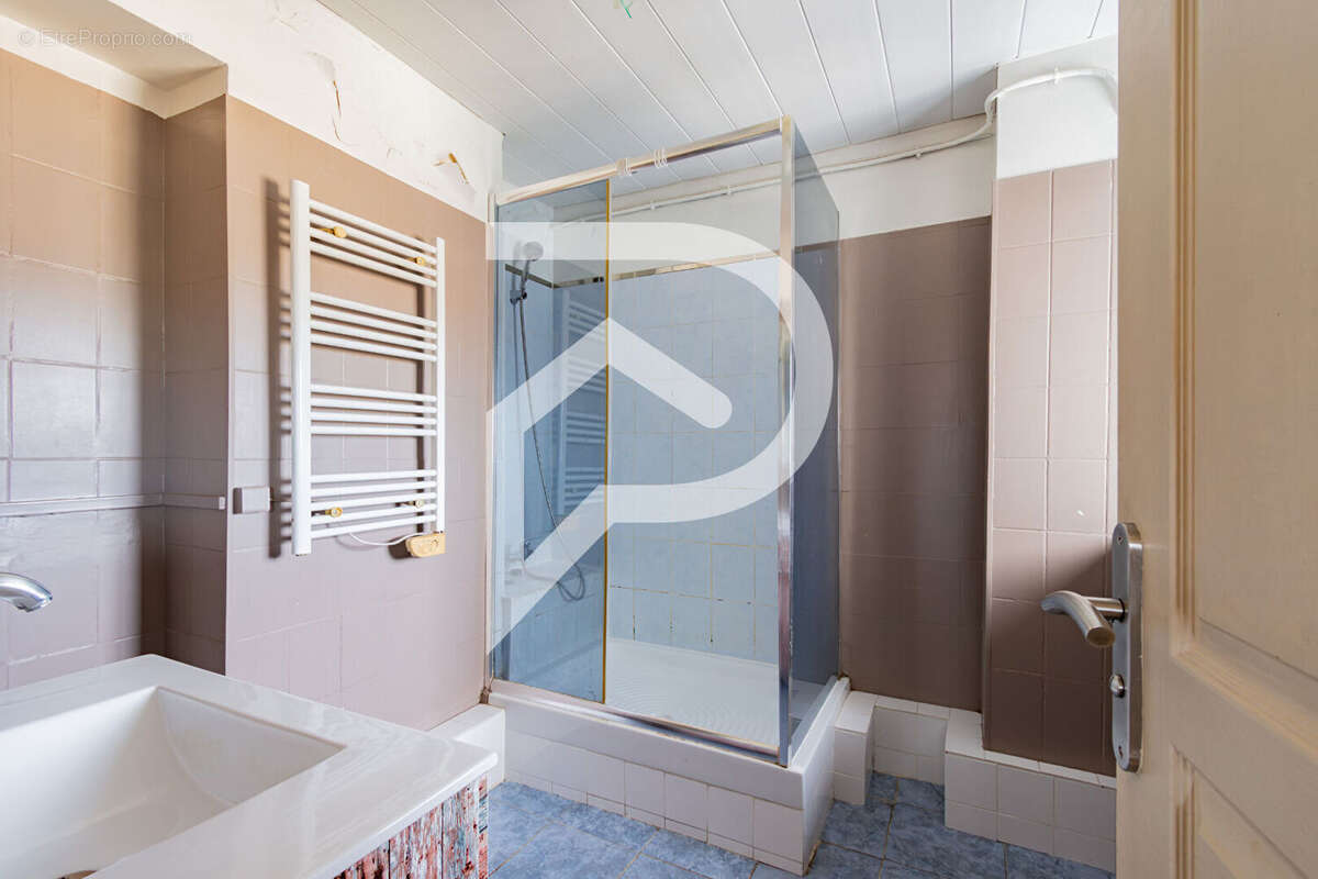 Appartement à MARSEILLE-5E