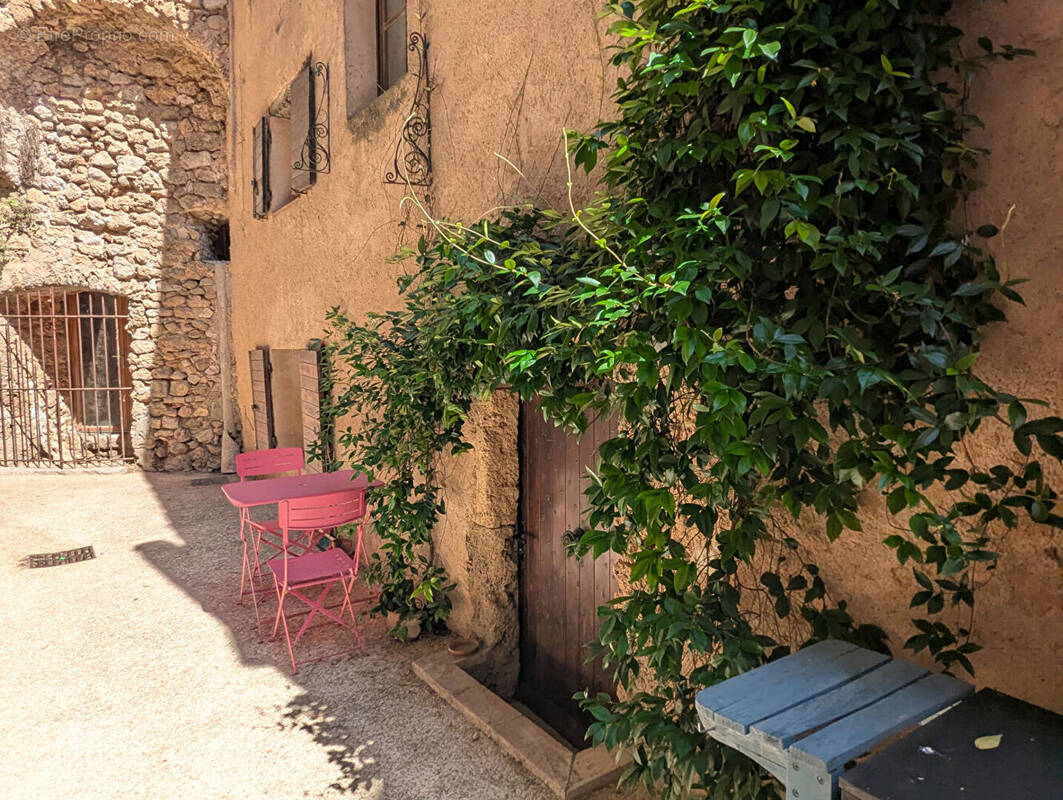 Maison à VILLECROZE