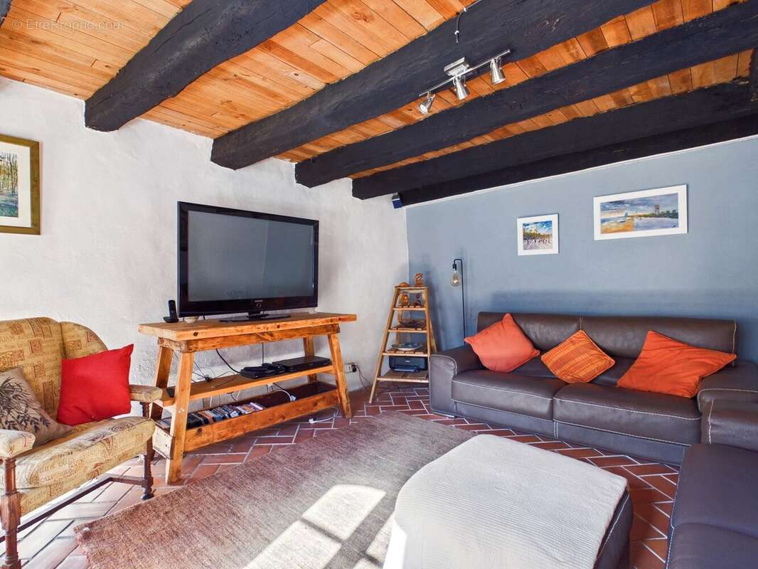 Maison à LA TOUR-BLANCHE