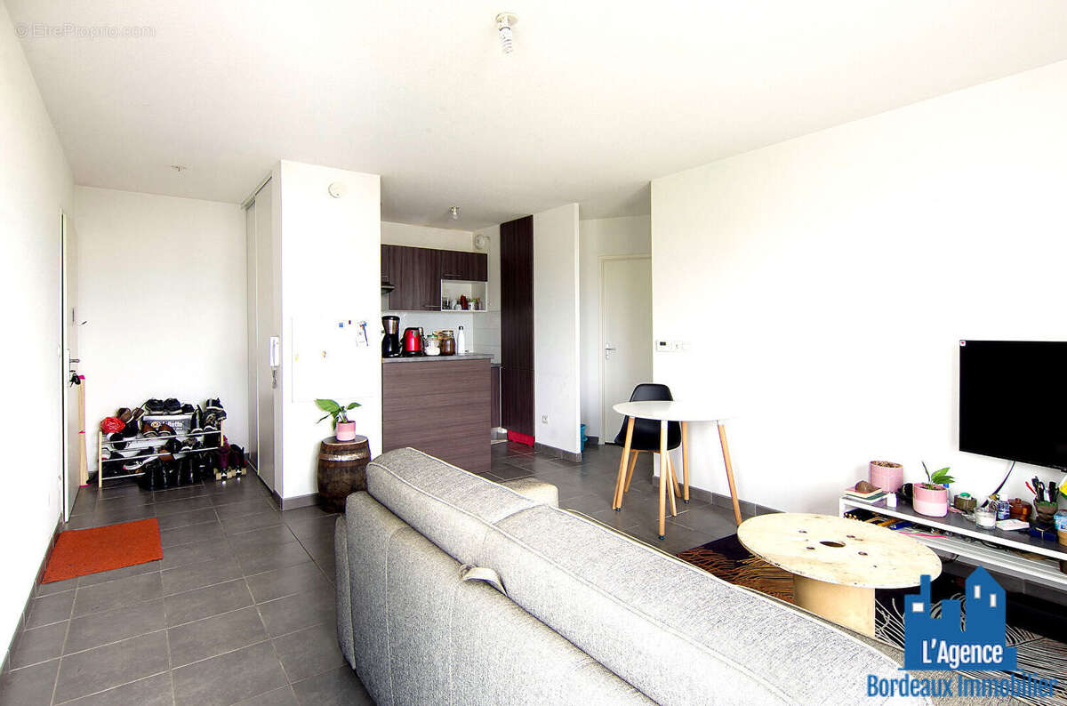 Exclusivité !!! eysines centre - appartement type 2 de 42 m² avec terrasse + place de parking sous-sol. michaël vigier  o6 7o 29 - photo 5