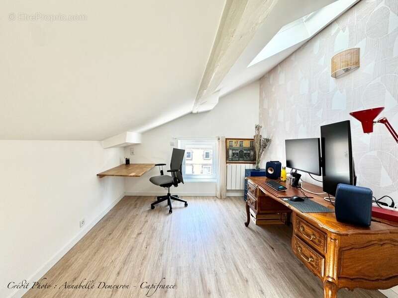 RIOM - EXCLUSIVITÉ – Maison de ville de caractère P6 entièrement rénovée avec jardin, abri et cave - photo 24