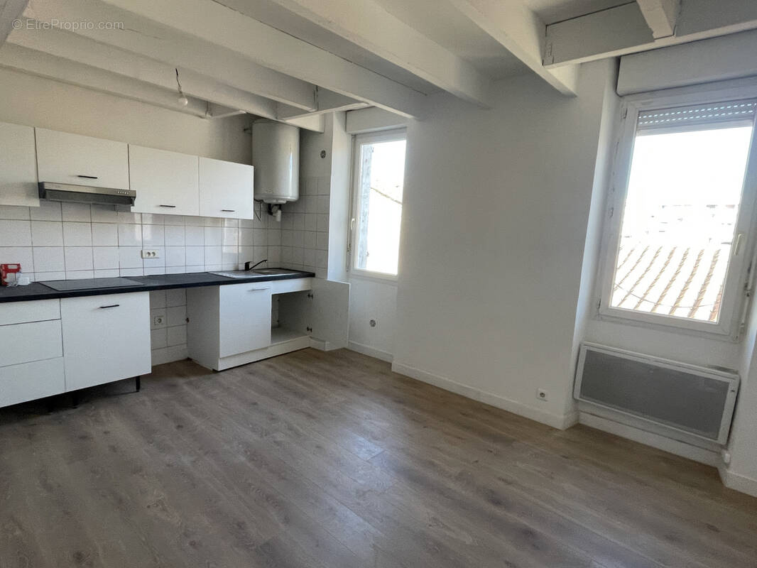 Appartement à MARSEILLE-3E