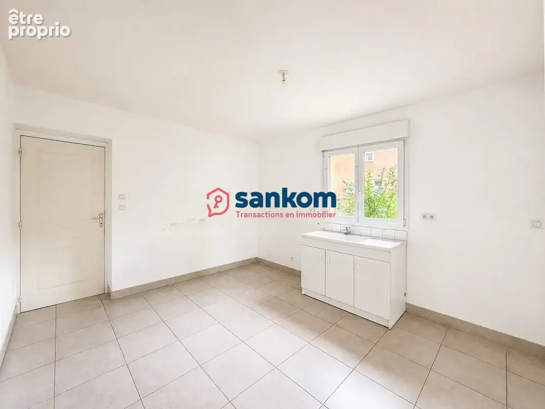 Maison 110 m² à Borne  - photo 4