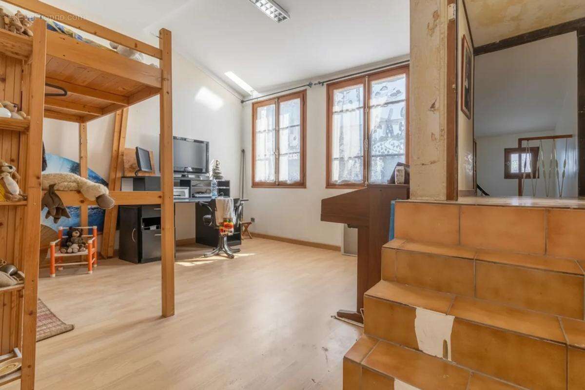 Maison historique de 127 m² - 2/3 chambres avec jardin - 95320 - photo 11