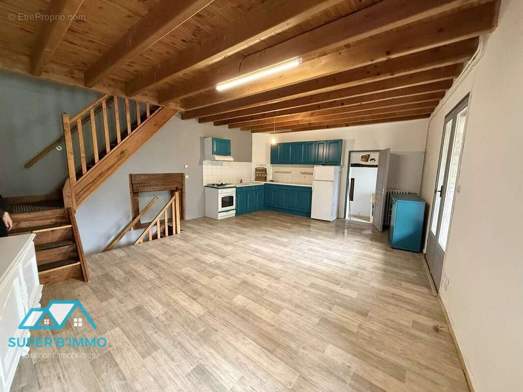 Maison à VILLENEUVE-D&#039;ALLIER