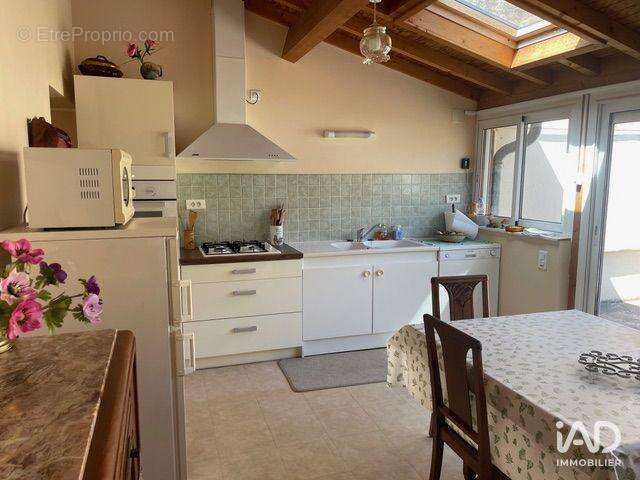 Maison 128 m² à Sauveterre-De-Guyenne  - photo 4