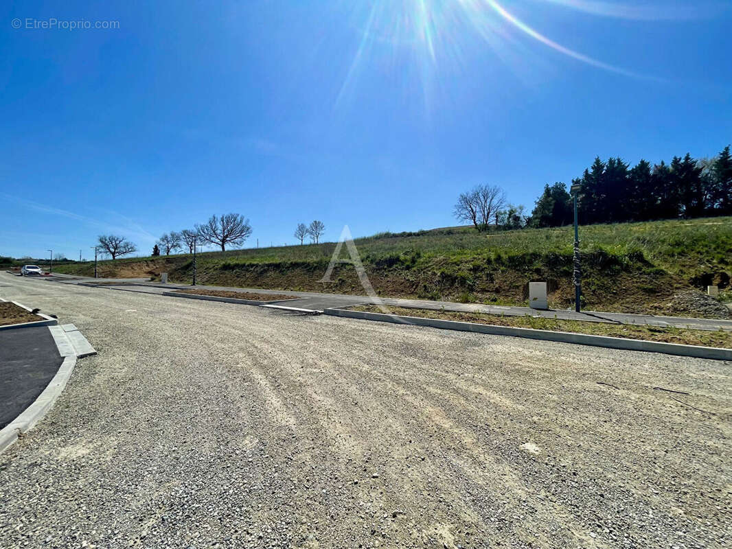 Terrain à L&#039;ISLE-JOURDAIN