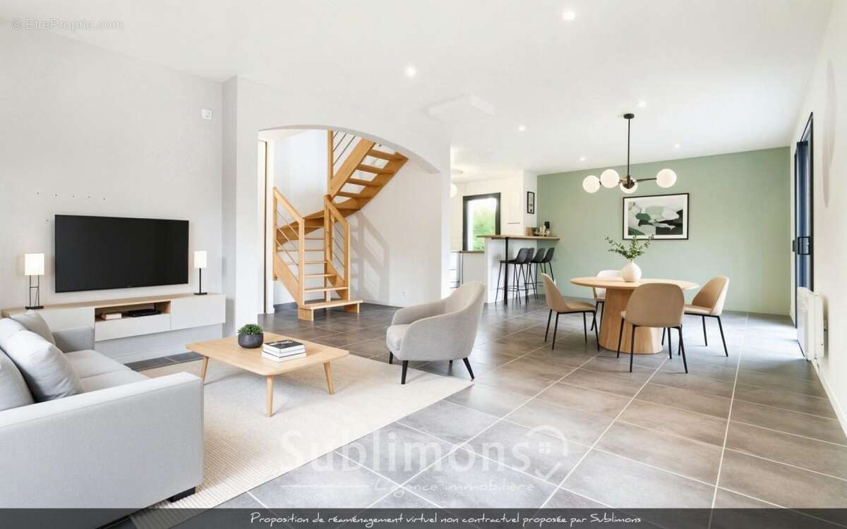 Maison à LA TRINITE-SURZUR