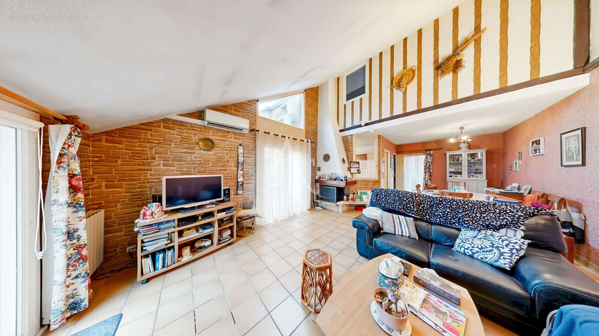 Maison à JOUY-LE-MOUTIER