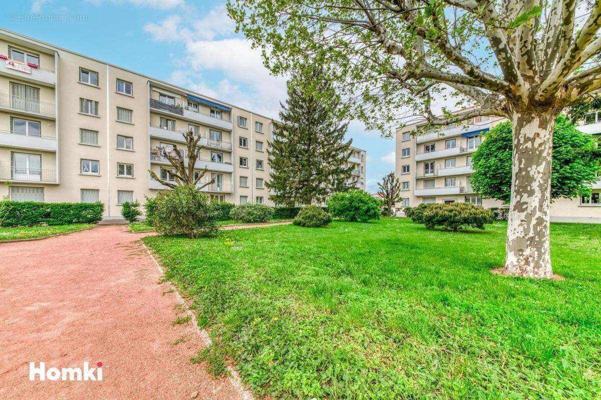 Appartement à BRON