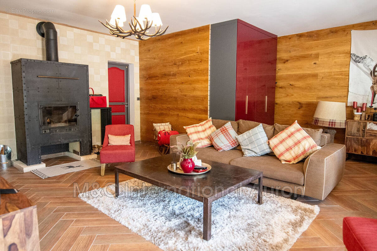 Appartement à SAINT-ETIENNE-DE-TINEE