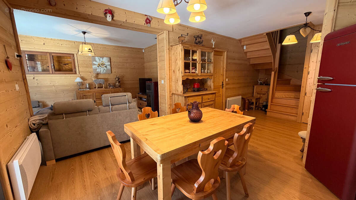 Maison à LES ANGLES