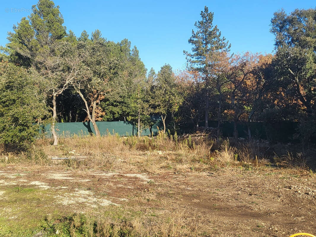 Terrain à GRIGNAN