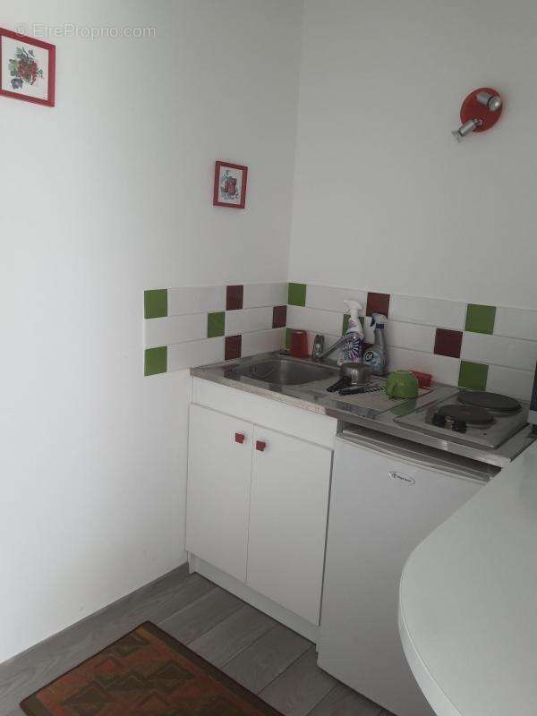 Commerce à SAINT-JEAN-D&#039;ANGELY