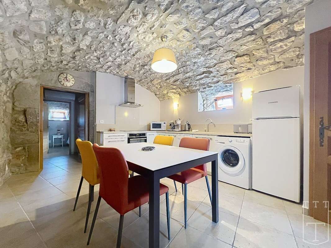 Maison à SAINT-ALBAN-AURIOLLES