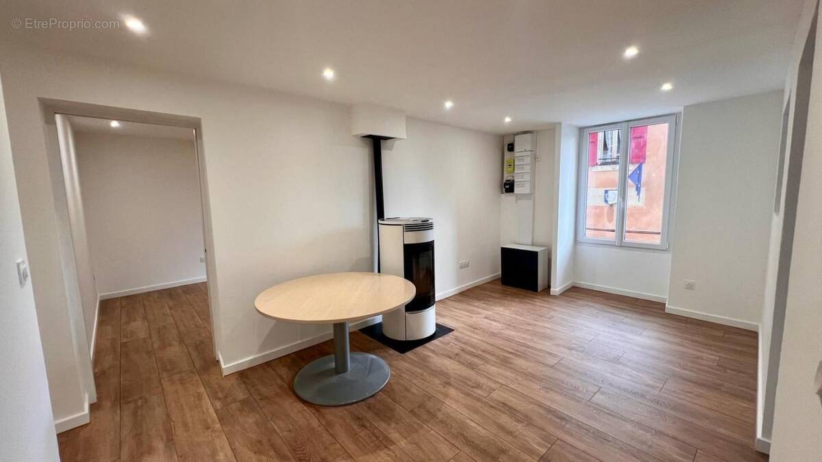 Appartement à ESPINASSES