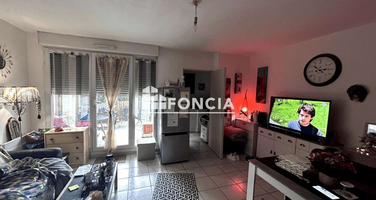 Appartement à ENTRAIGUES-SUR-LA-SORGUE