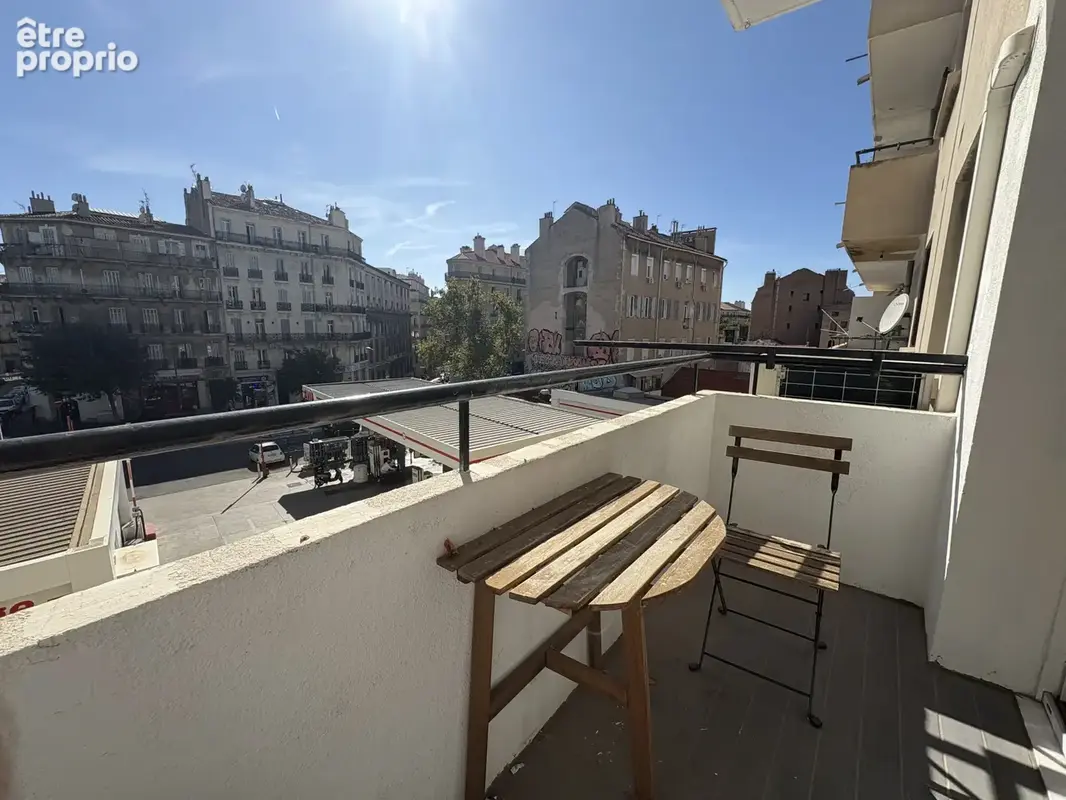 Marseille 2e, Joliette : T3 de 55 m2 rénové, climatisé, avec terrasse. Idéal investisseur - photo 9
