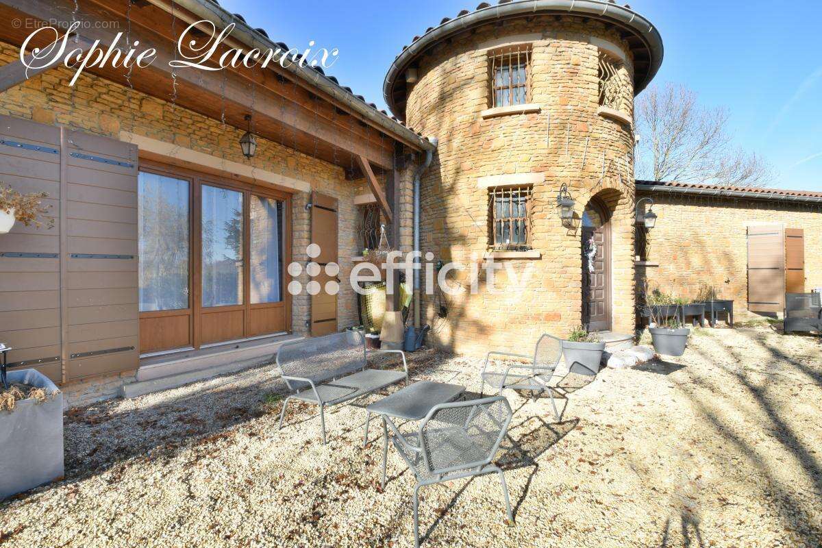 Maison à SALLES-ARBUISSONNAS-EN-BEAUJOLAIS