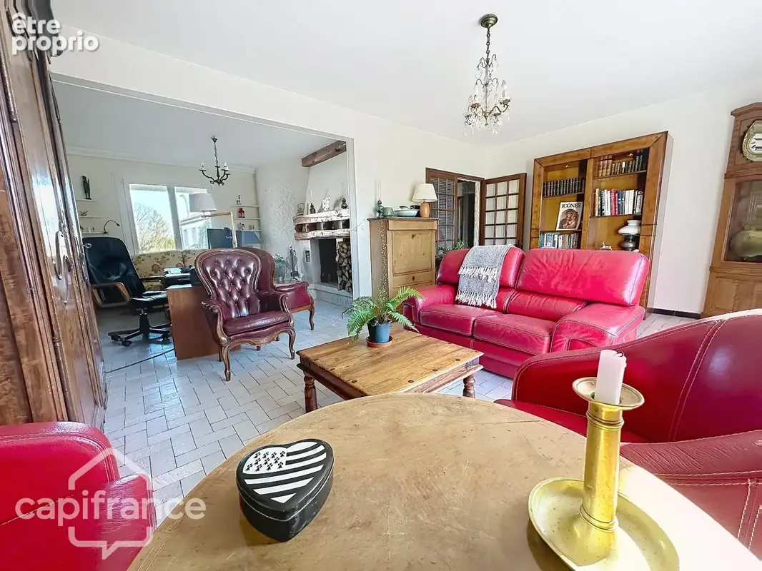 Dpt Deux Sèvres (79), à vendre THOUARS maison P7 de 196 m² - Terrain de 475,00 m² - photo 5