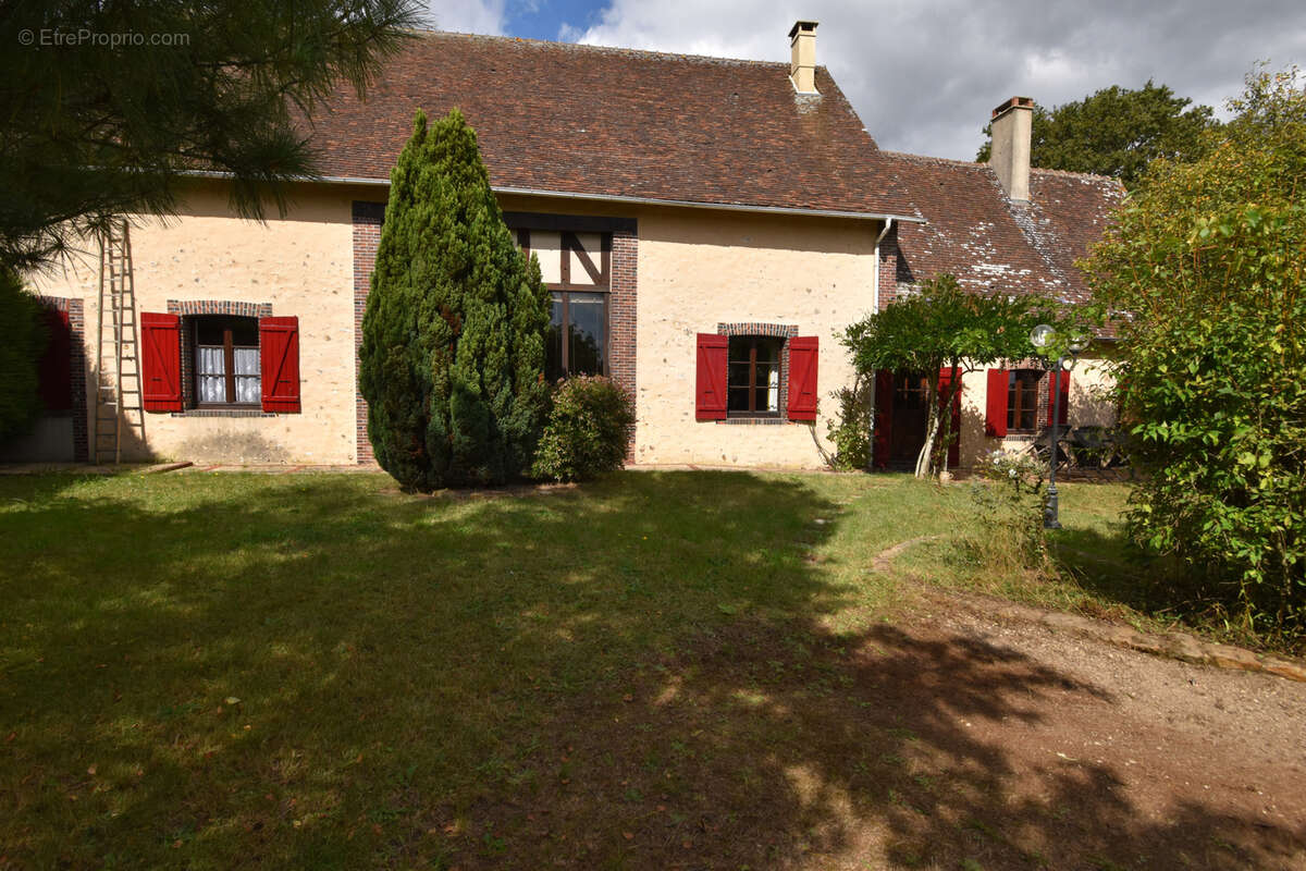 Maison à CHAMPROND-EN-GATINE