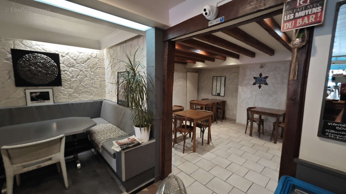 Commerce à VILLENEUVE-SUR-YONNE