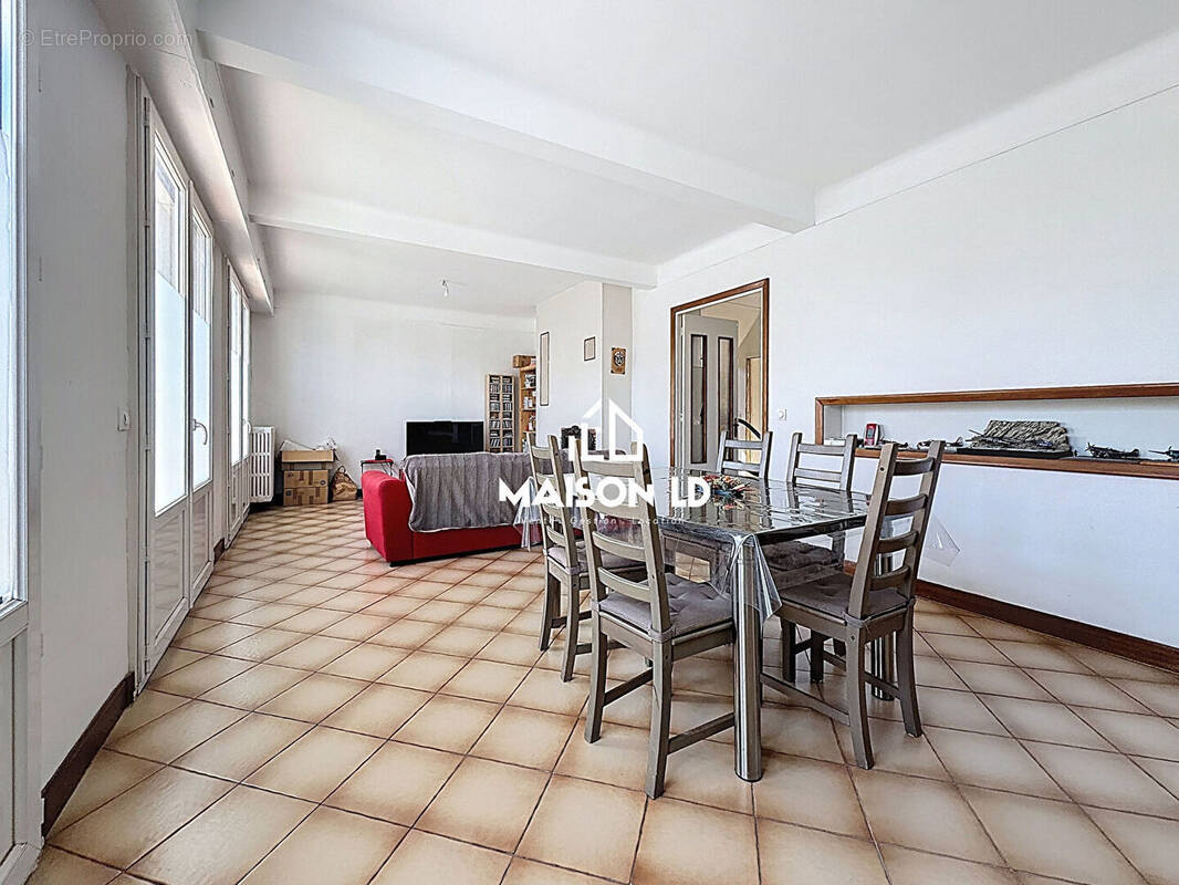 Maison à MONDEVILLE