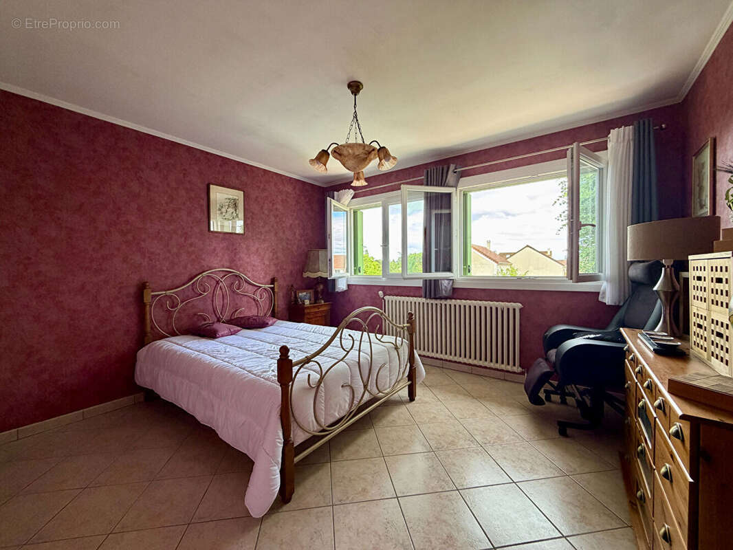 Maison à LES BREVIAIRES