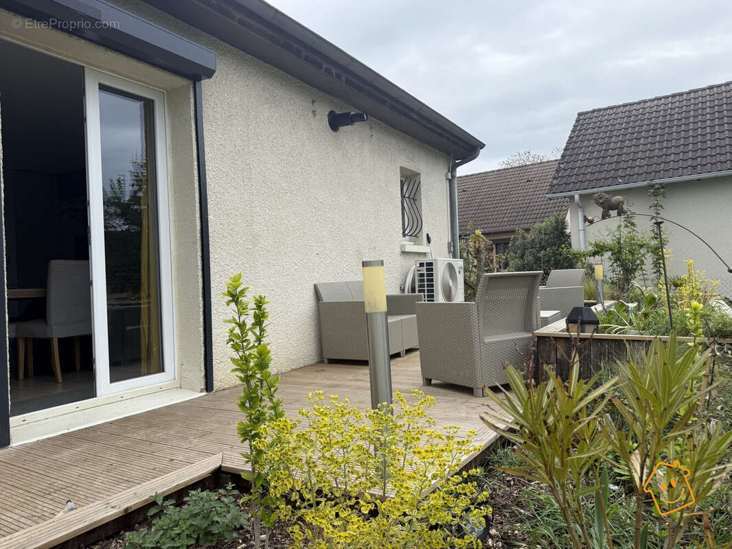 Maison à MEHUN-SUR-YEVRE