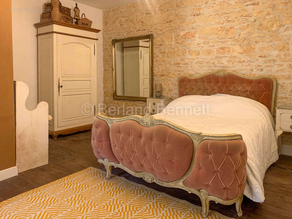 Maison en pierres avec dépendances et grand terrain - Pretty - photo 7
