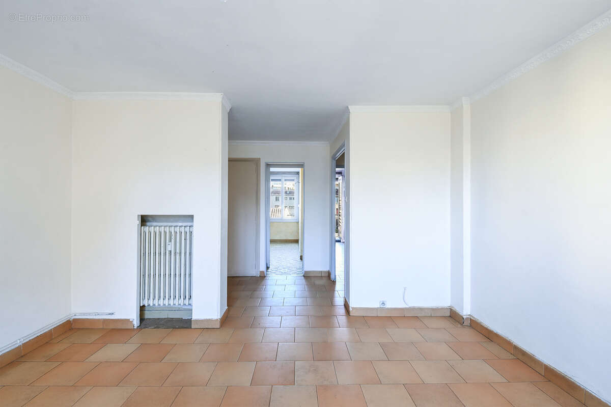 Appartement à MARSEILLE-3E