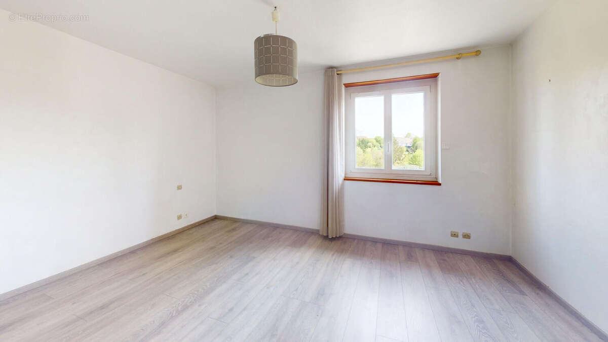 Maison à MISEREY-SALINES